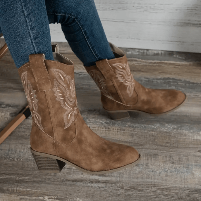 Bota-Feminina-Texana-Areia-Serena-Camurça-Marrom